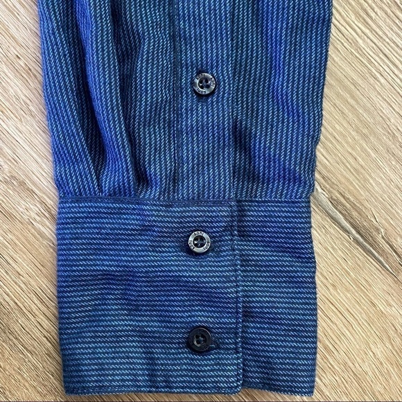 Lucy Activewear Long Sleeve Blouse Small - Picture 7 of 9